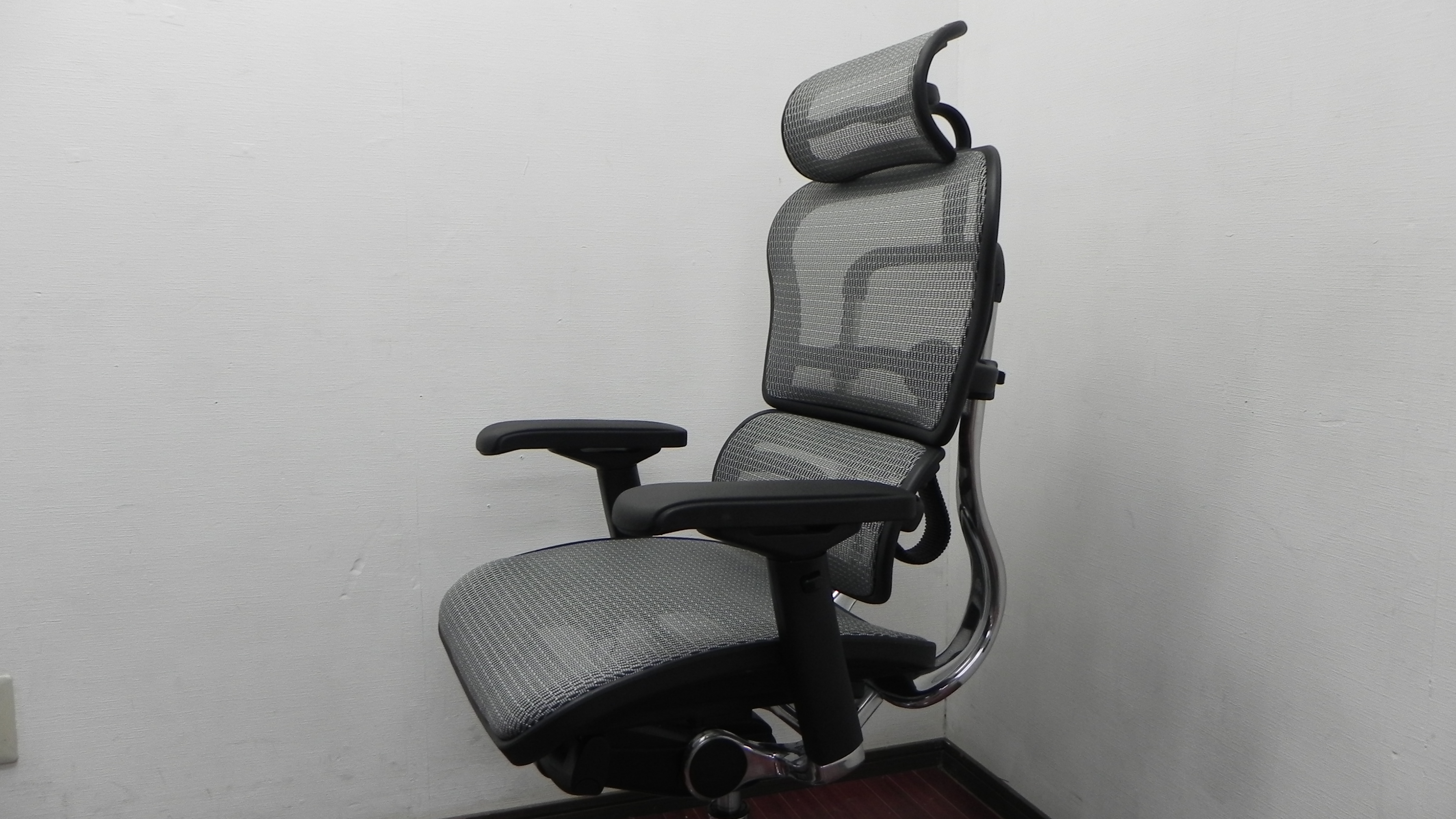 エルゴヒューマン Ergohuman Basic 13万円をお持ち込みいただきました