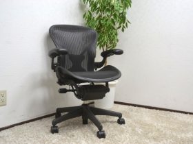 ハーマンミラー　アーロンチェア小さめのAタイプ　出張買取